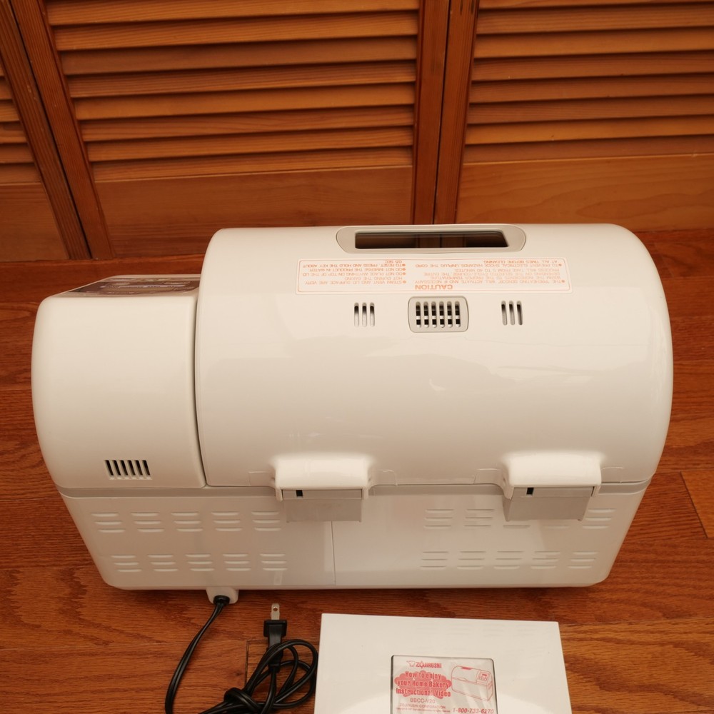 Zojirushi Home Bakery BBCC-V20 Bread Maker Machine 2lb Programmable Tested Works