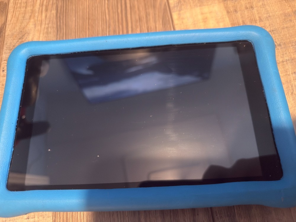 MIXED LOT ELECTRONICS - APPLE, AMAZON FIRE, ANDROID, GOOGLE, ETC AS- SHOWN BELOW