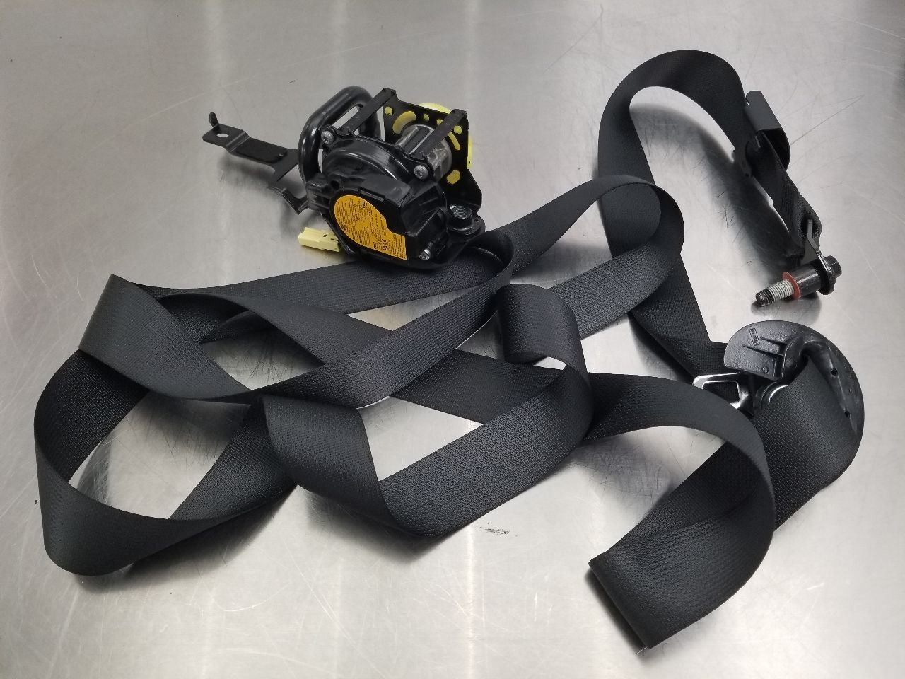 25 2025 KIA K4 GT-LINE FRONT BUCKET SEAT BELT RETRACTOR BLACK RIGHT PASSENGER