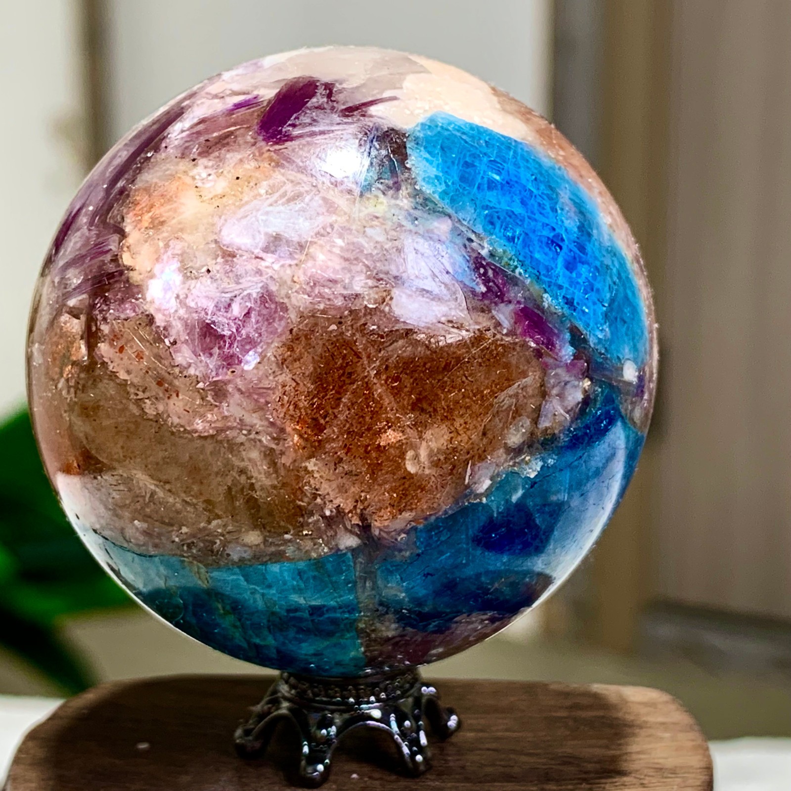 156G Natural Blue Aptite +Sun Stone purple lepidolite Sphere mineral sample