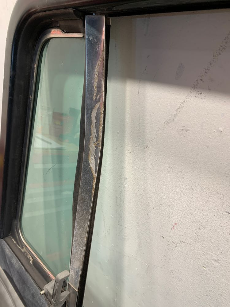 Peterbilt Door (606-13168)