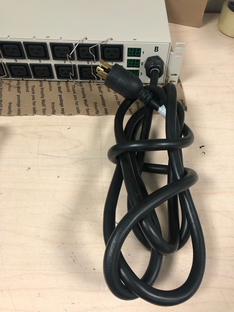 Server Technology Sentry Blade Server CDU CS-12HD2-L630 PDU 12 Outlets