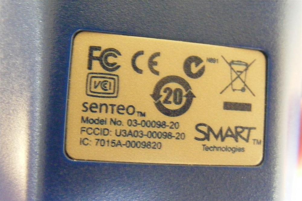 Smart Tech Senteo Interactive Response System- Receiver and 32 Student Clickers