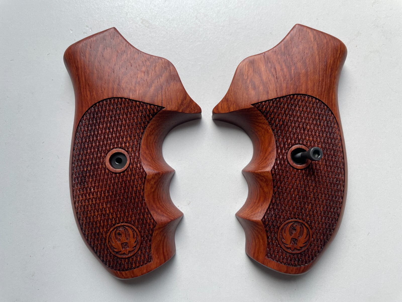 Remade Grip For Ruger SP 101 Checker Hardwood Finger Groove Hardwood decoreate