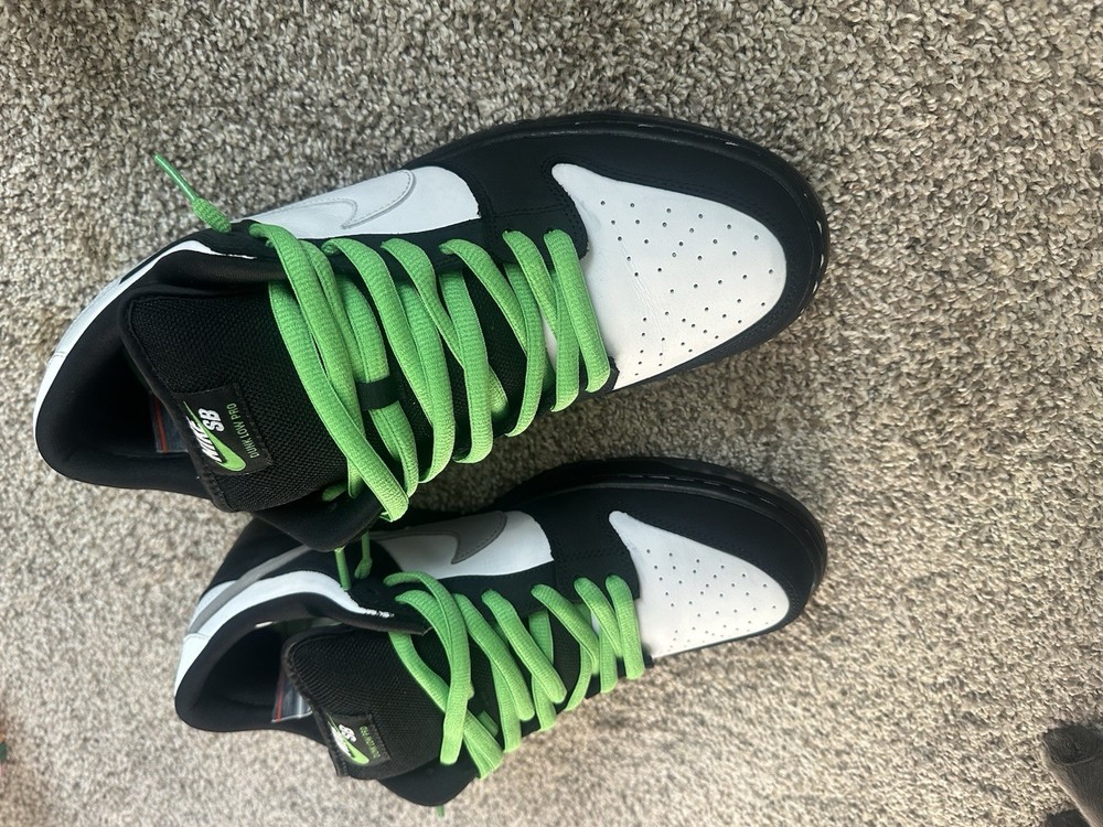 Nike SB Dunk Low Panda Pigeon