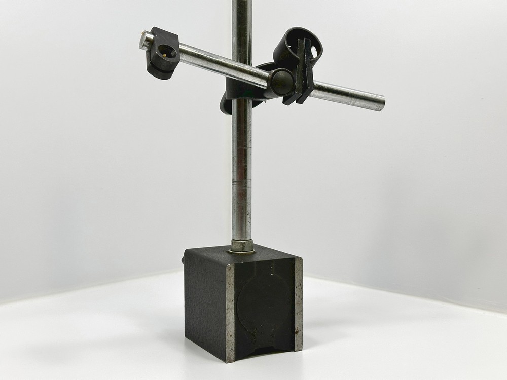 Generic Magnetic Indicator Base / Stand 9" Tall x 2" by 2.5" Base Preowned
