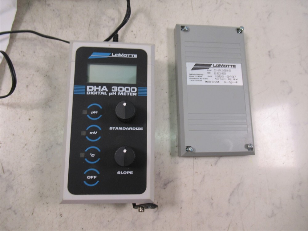 LaMotte DHA 3000 Digital pH Meter with Case and Probe