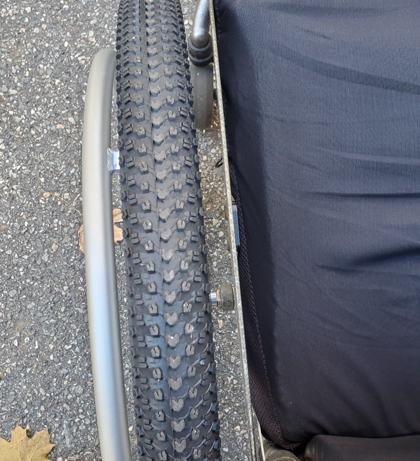 Pair of 24"x1.95" (507) Off-road Wheelchair Wheels with Axles (NEW)