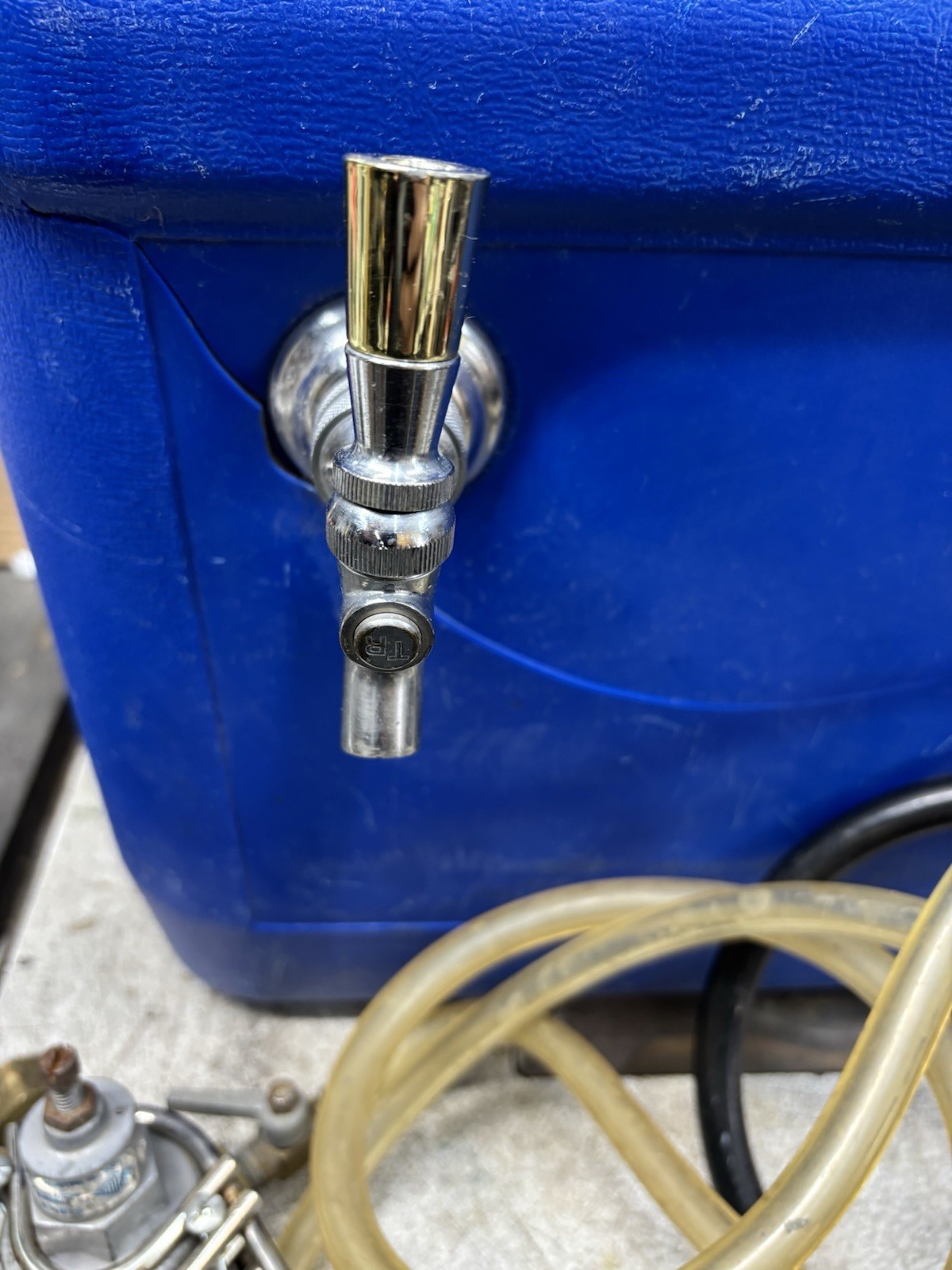 Dual Tap Jockey Box Homebrew Beer Keg Dispensing Cooler Tailgating 48 Qt Cooler