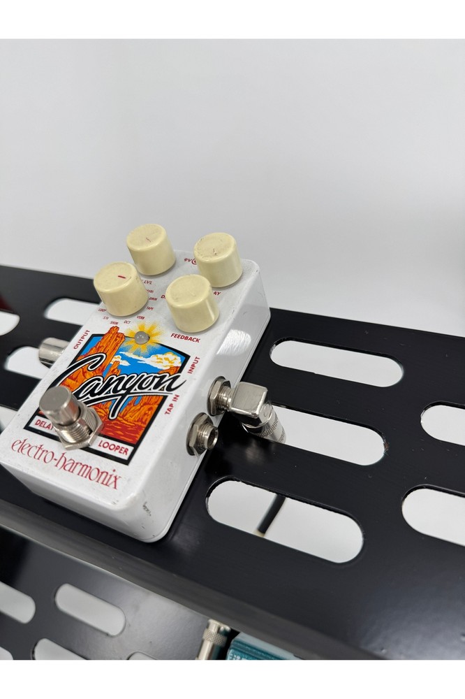 PFX Desktop Pedal Rack