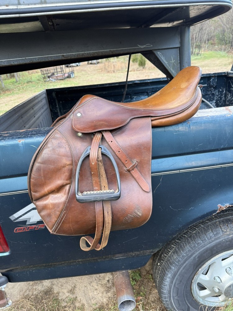 18.5” County English Saddle