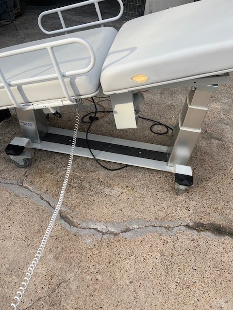 Oakworks Power Examination Table