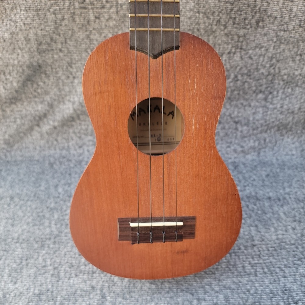 Makala Ukulele MK-S Black with Soft Zipper Case