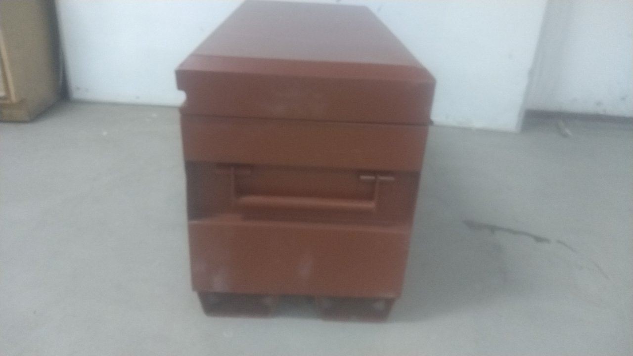 Crescent Jobox 2-653990 10.5 Cu Ft Storage Capacity Brown Steel Jobsite Box