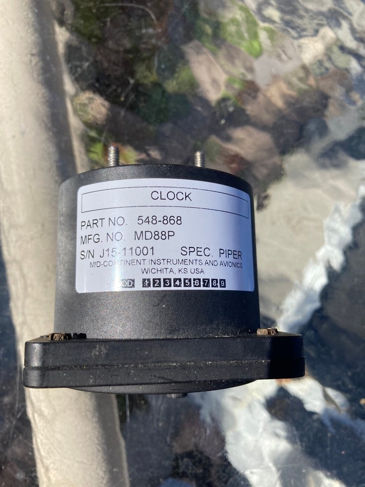 Mid-Continent Instruments Quartz Clock 12-32V PN MD-88P. UNTESTED