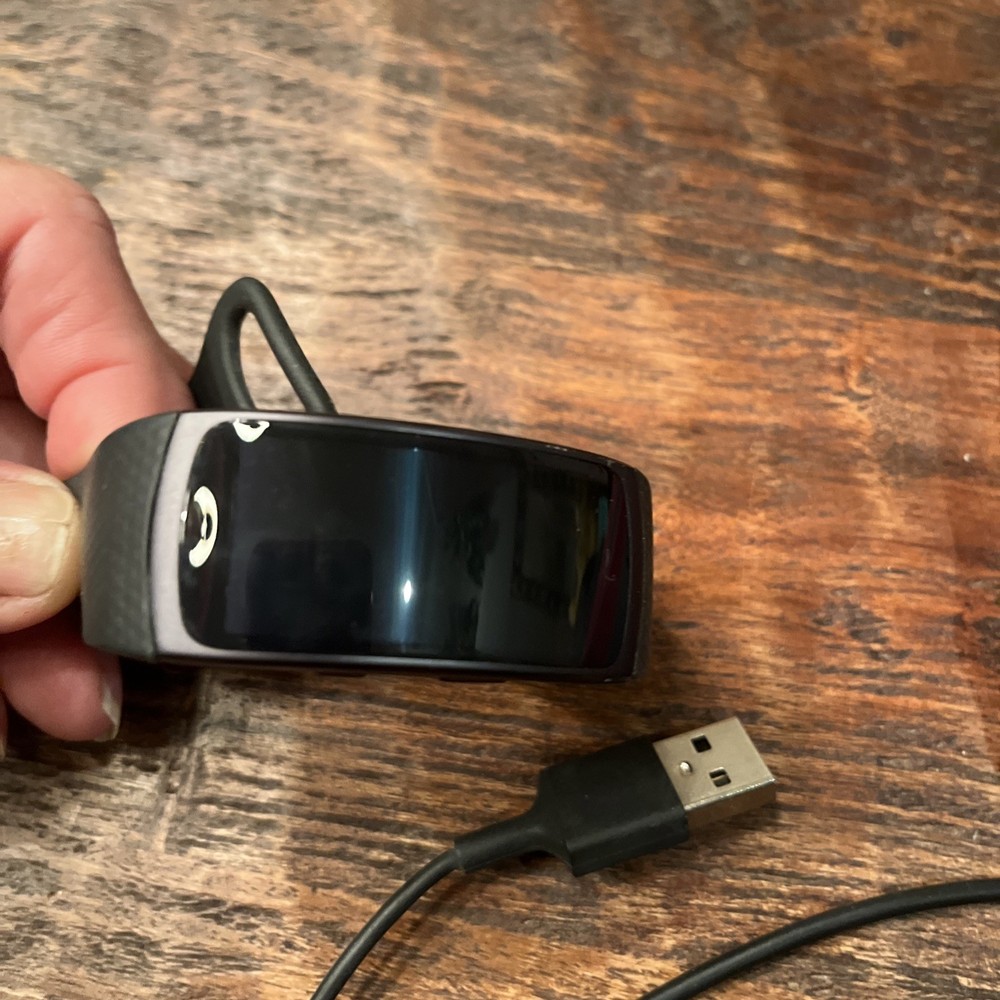 BUNDLE..Fitbit Flex Original tracker, OEM Bands , chargers