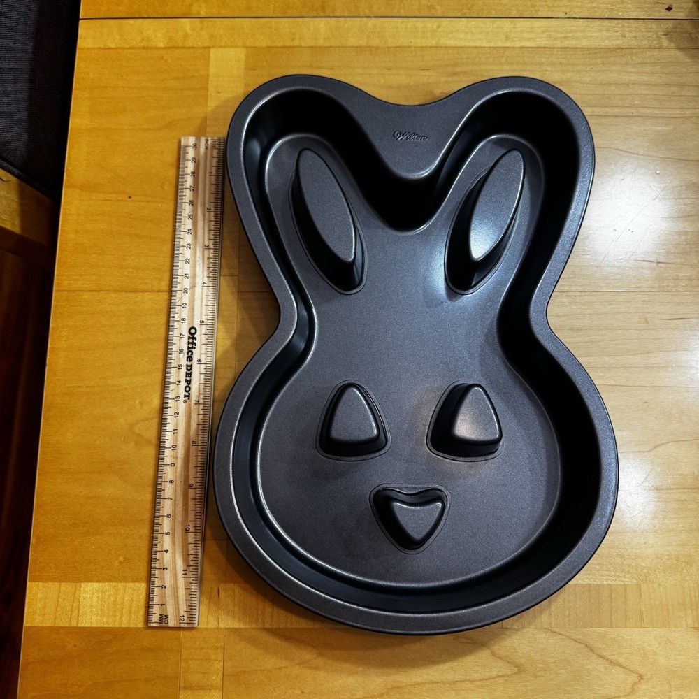 Wilton Bunny Rabbit Cake Pan 13” Nonstick Easter Spring Bakeware Mold