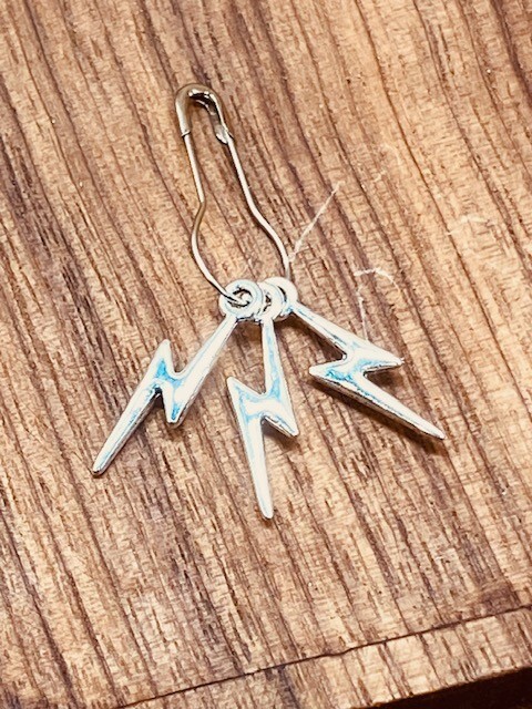 Silver bulb safety pins (100)