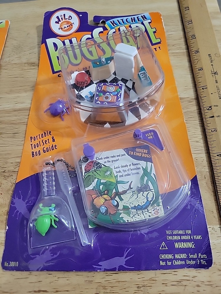 Wild Planet Kitchen Bugscape Bug Hangout Portable Tool Set & Bug Guide 1995
