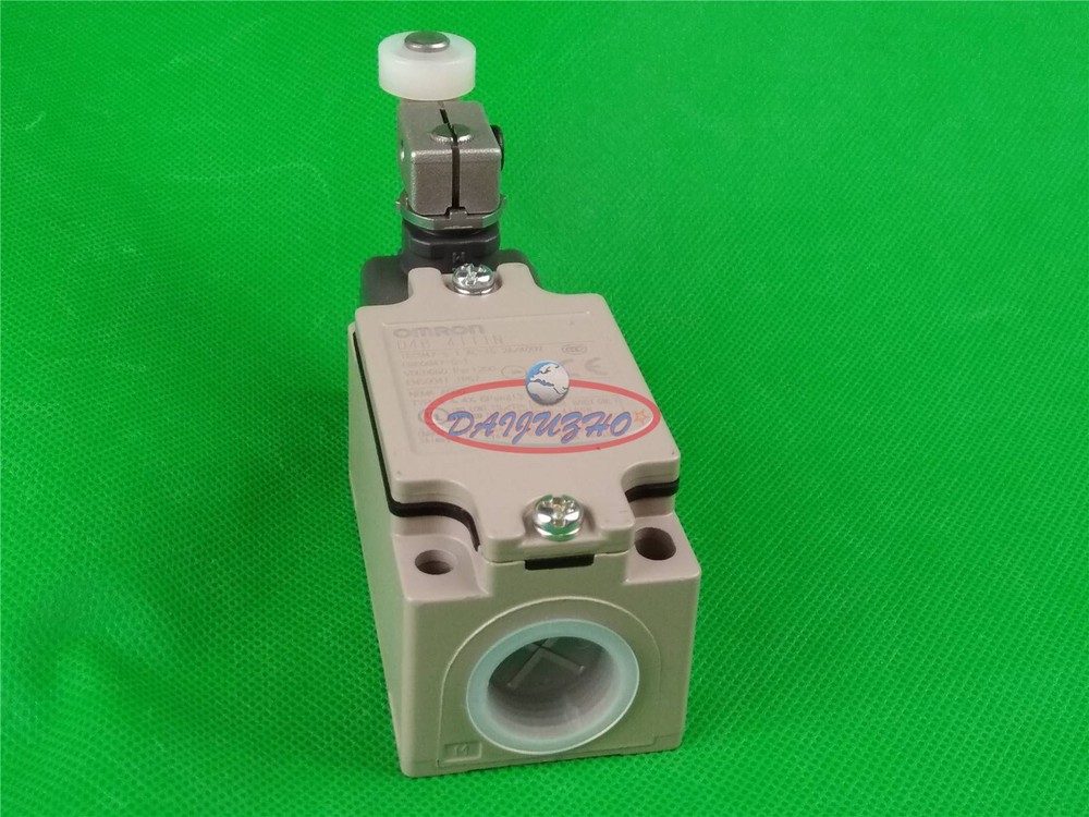1PC New D4B-4111N Omron Limit Switch D4B4111N