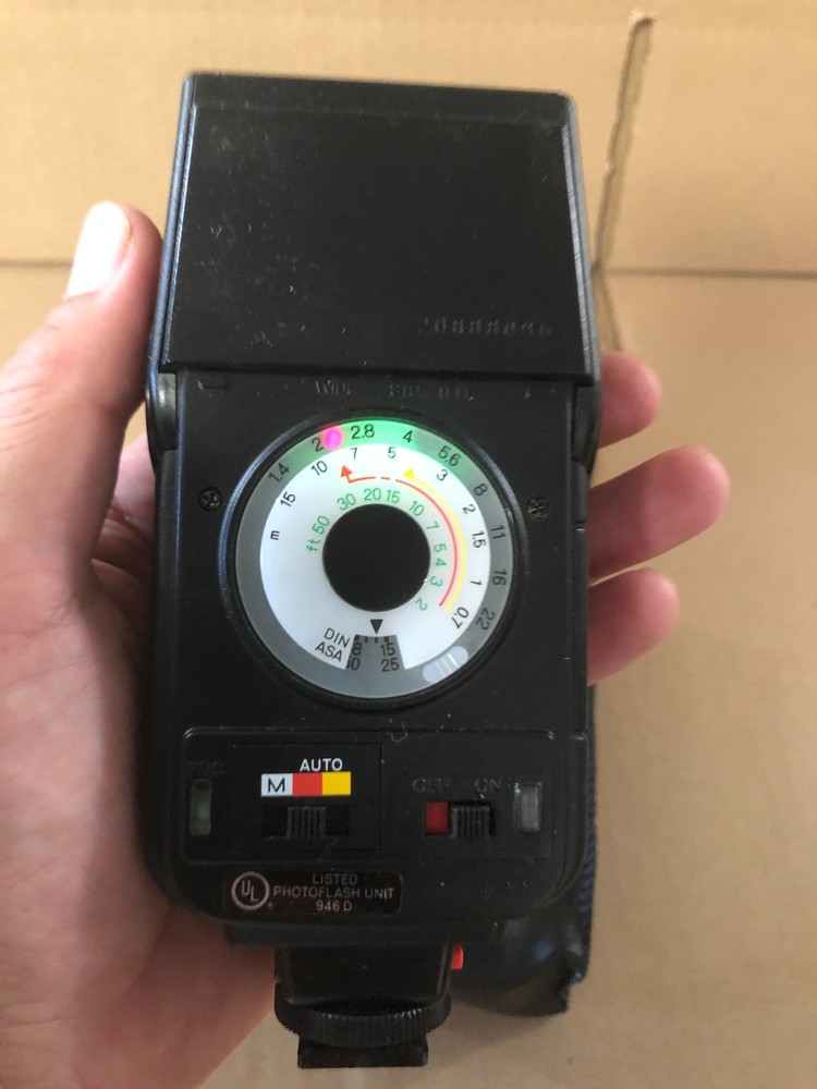 MINOLTA AUTO 132X FLASH UNIT