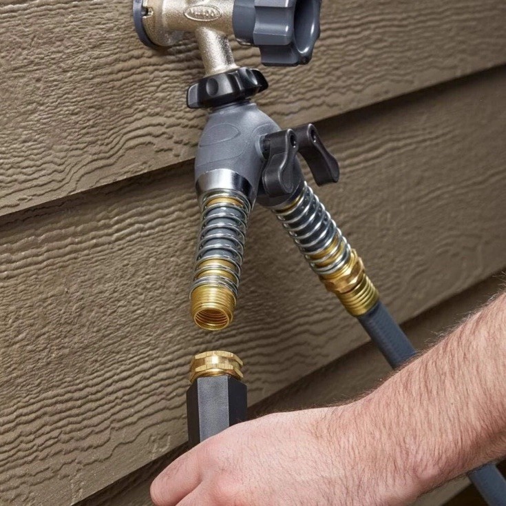 Gilmour High Flow Faucet Adapter, 2 Outlets 457-026