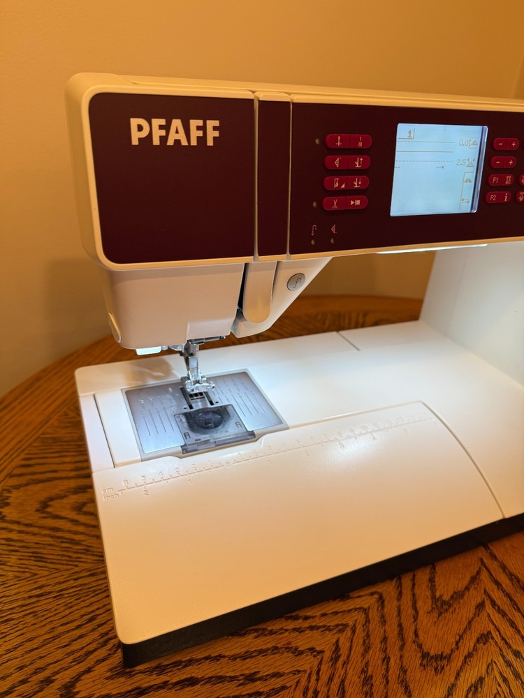 Pfaff Quilt Expression 4.2 Sewing Machine