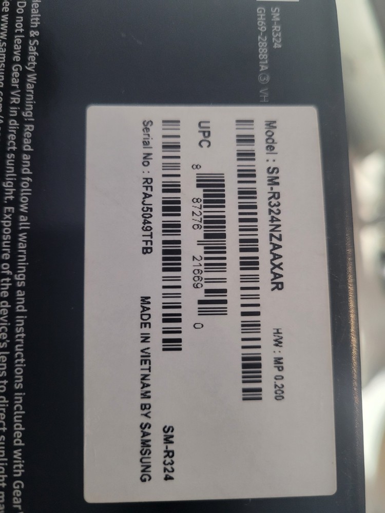 Samsung SMR324 Gear VR with Controller - Black