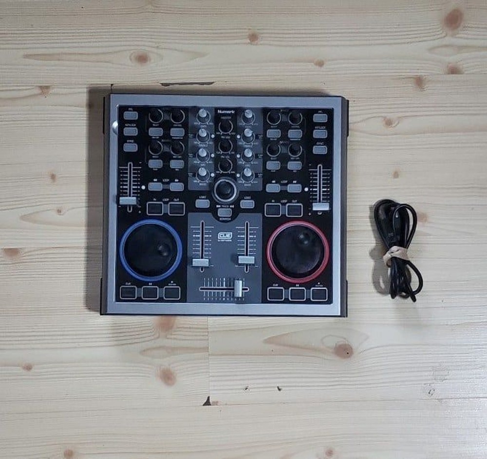 Numark Total Control DJ Double Mixing Deck with USB cable