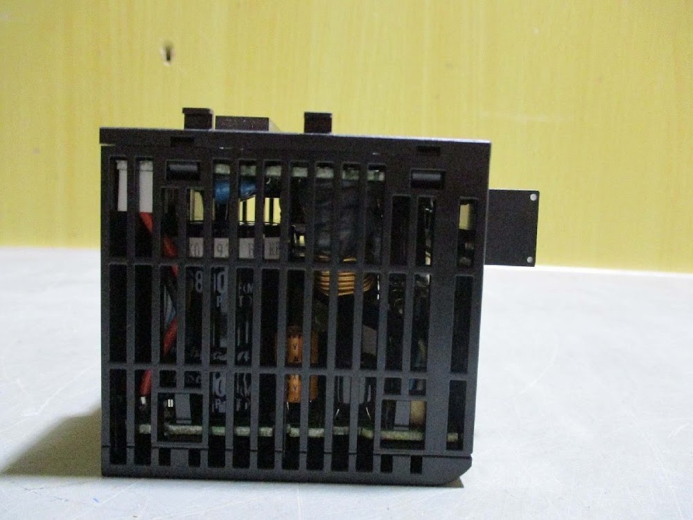 OMRON CJ1W-PD025 Power Supply Unit USED