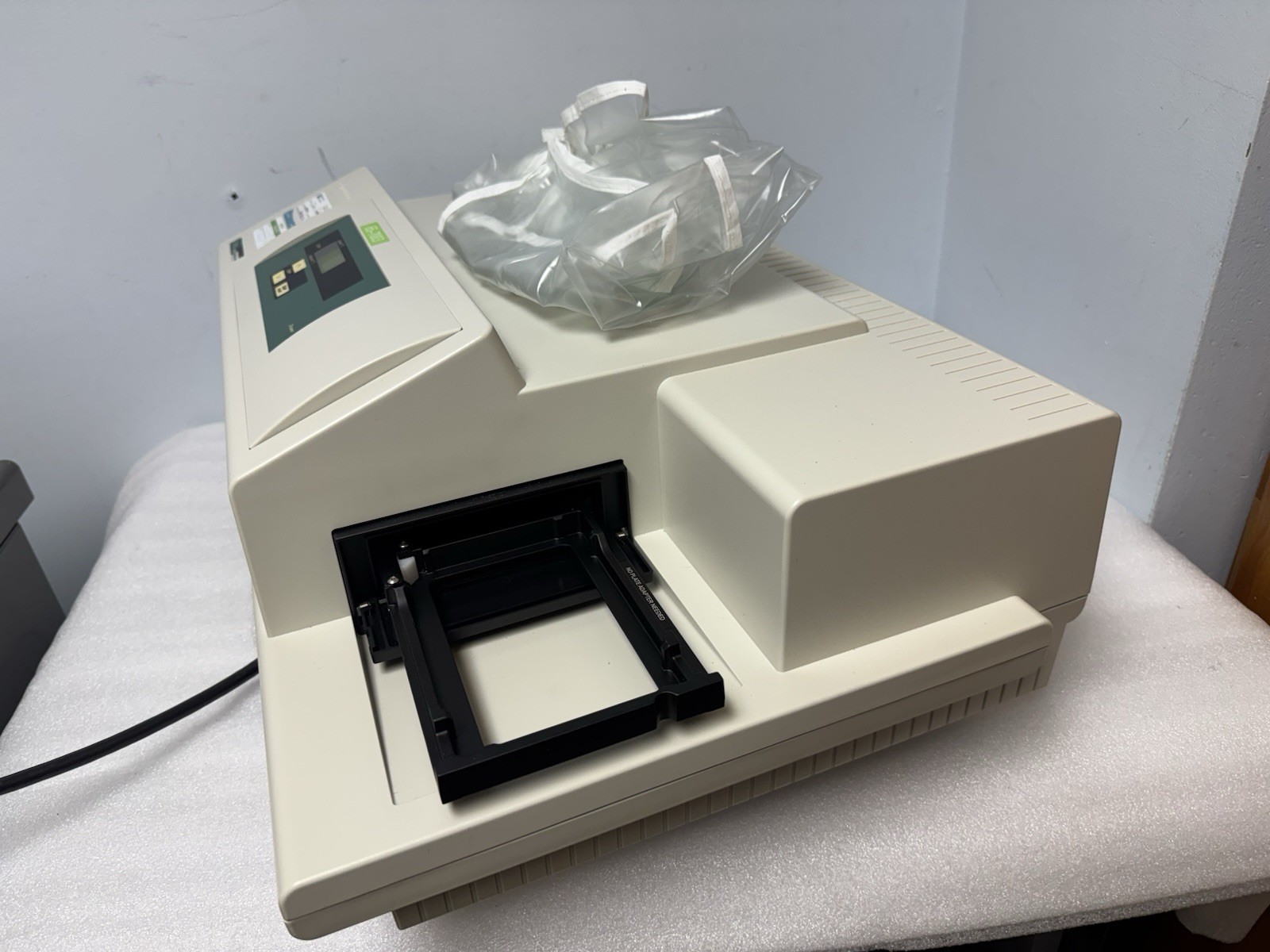 Molecular Devices Versamax Tunable Microplate Reader