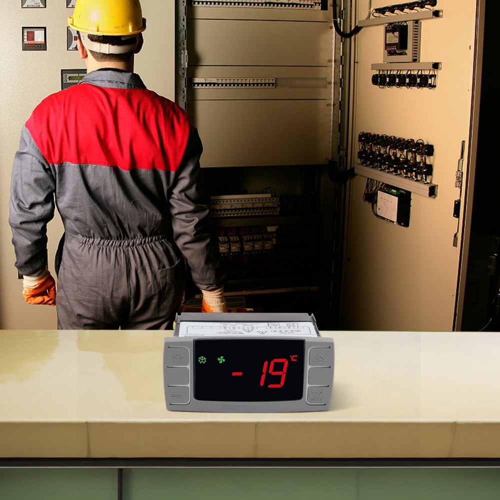 Digital Temperature Controller XR02CX4N1F1 for Stable Refrigeration Performance