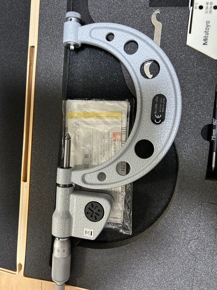 Mitutoyo Thread Digital Micrometer TMC-100MJ #83