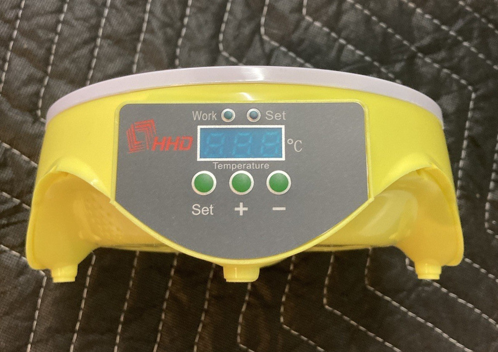 Compact 7-Egg Incubator with 360° Transparency