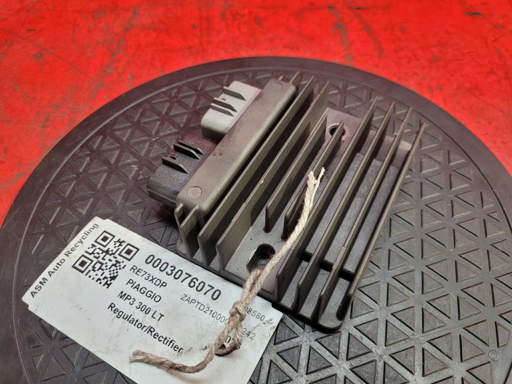 PIAGGIO MP3 300 REGULATOR RECTIFIER 2023