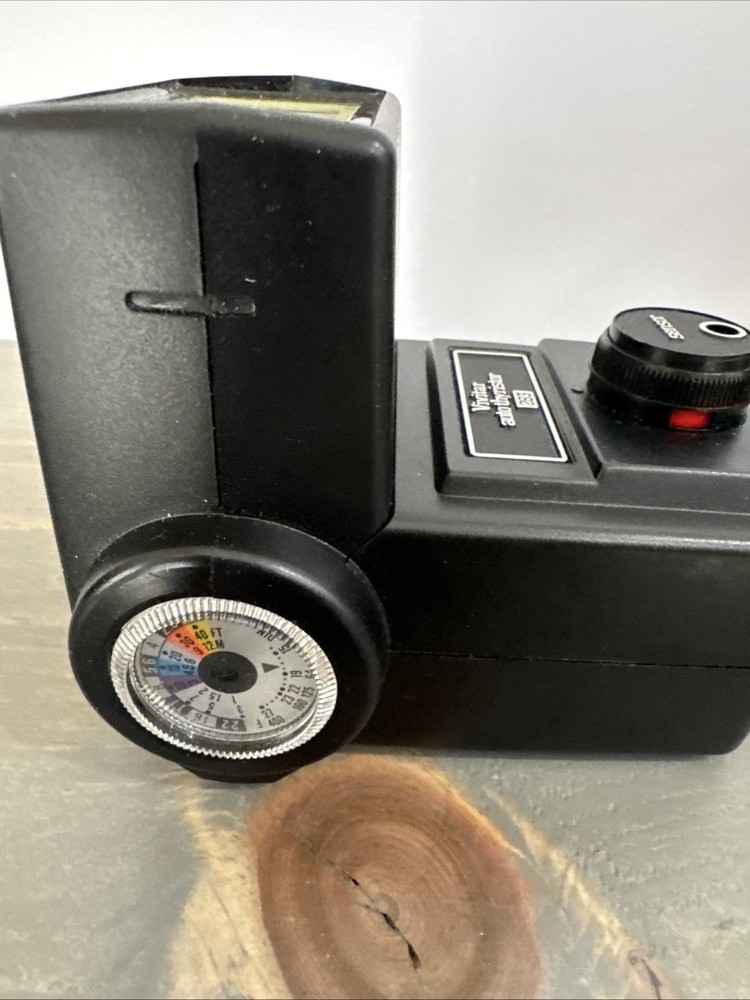 Vivitar Auto Thyristor 283 Auto Electronic Flash Camera DSLR Accessory Untested