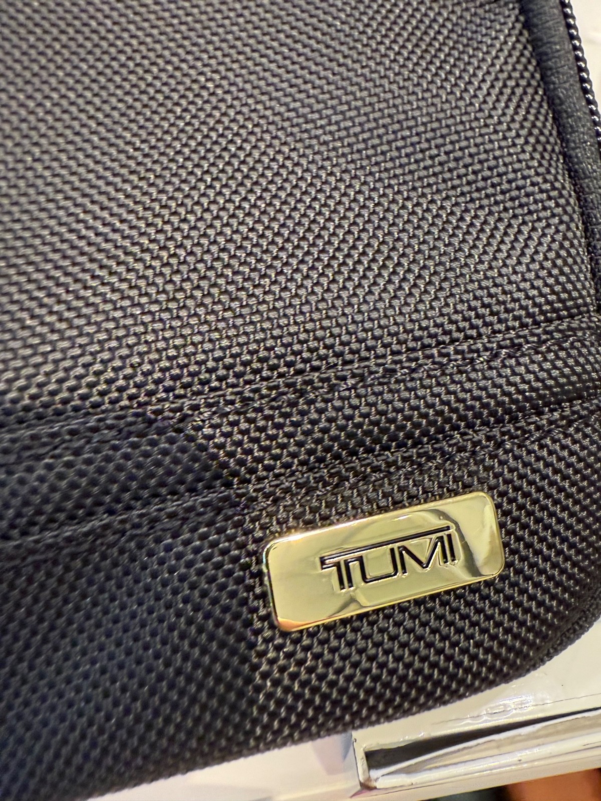 NEW TUMI Zippered CUBE TRAVEL POUCH - Cosmetic Bag - BLACK with GOLD