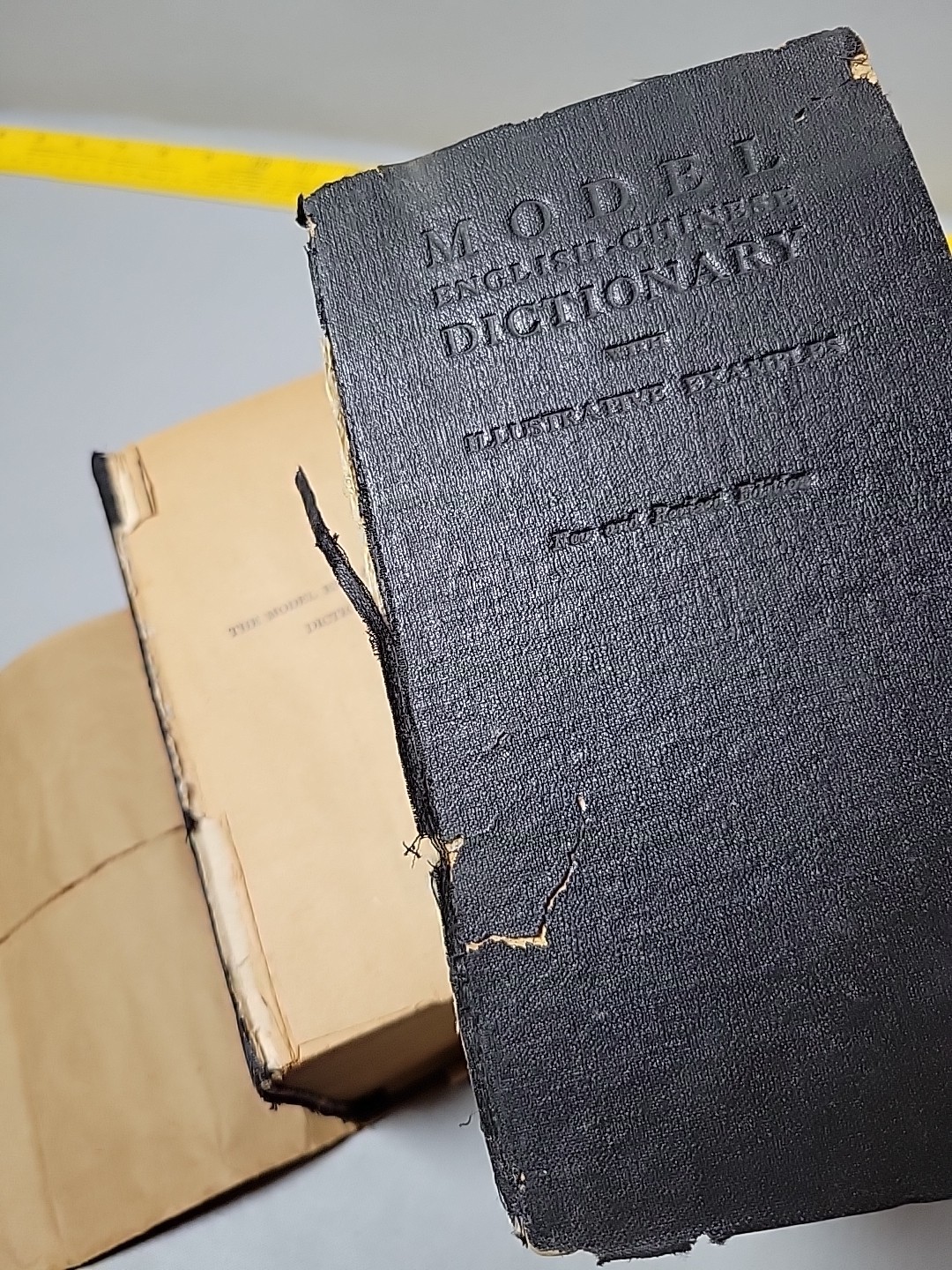 Antique 1929English- Chinese Dictionary with Illustrative Examples Book