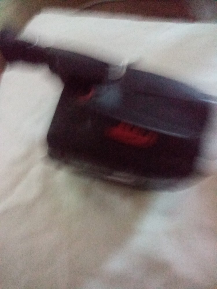 RCA ProV 700c Camera, Charger, Manual, Camera Bag. Needs Battery.