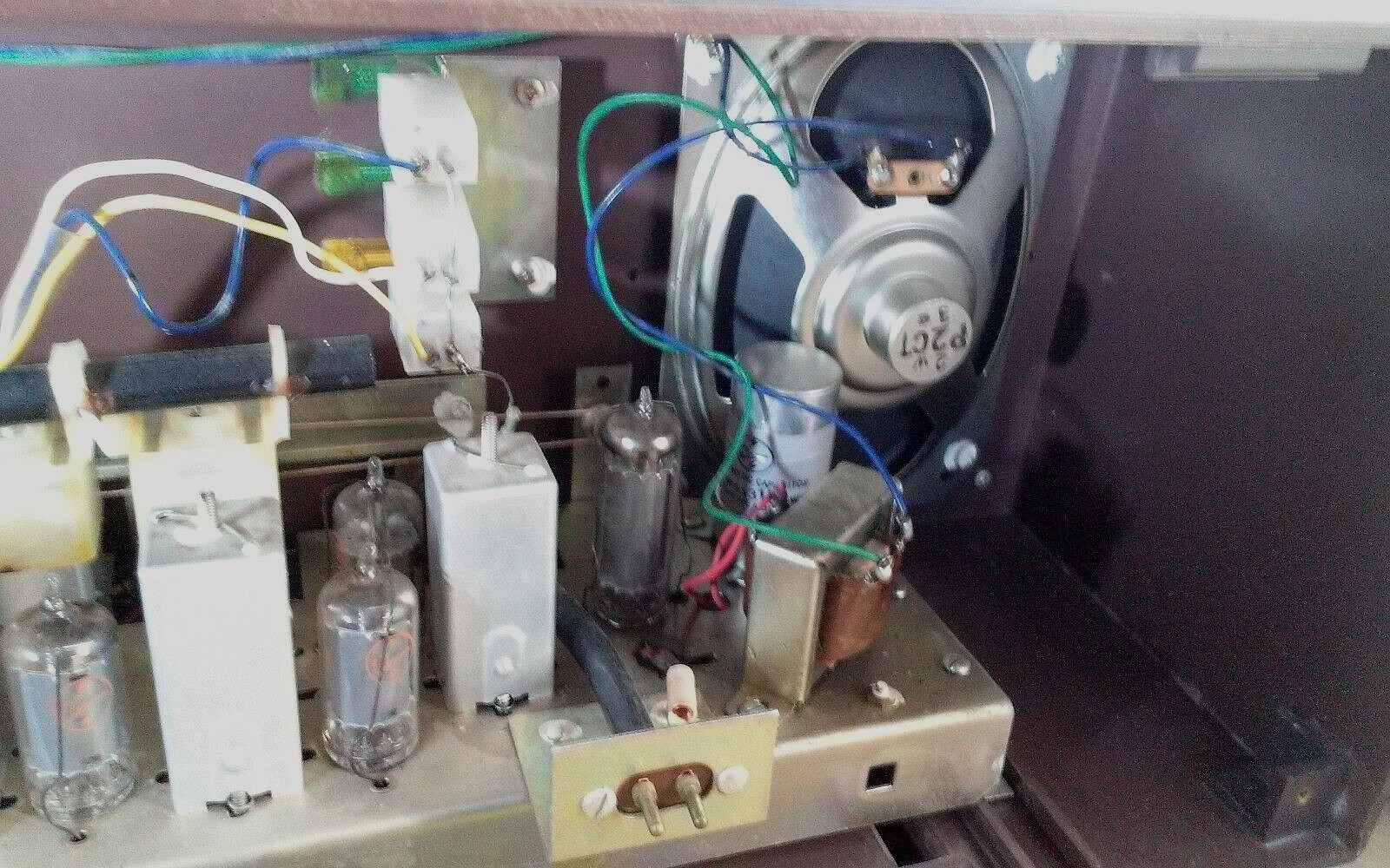 Vintage Lloyd's TM-821A High Fidelity AM/FM Tube Radio