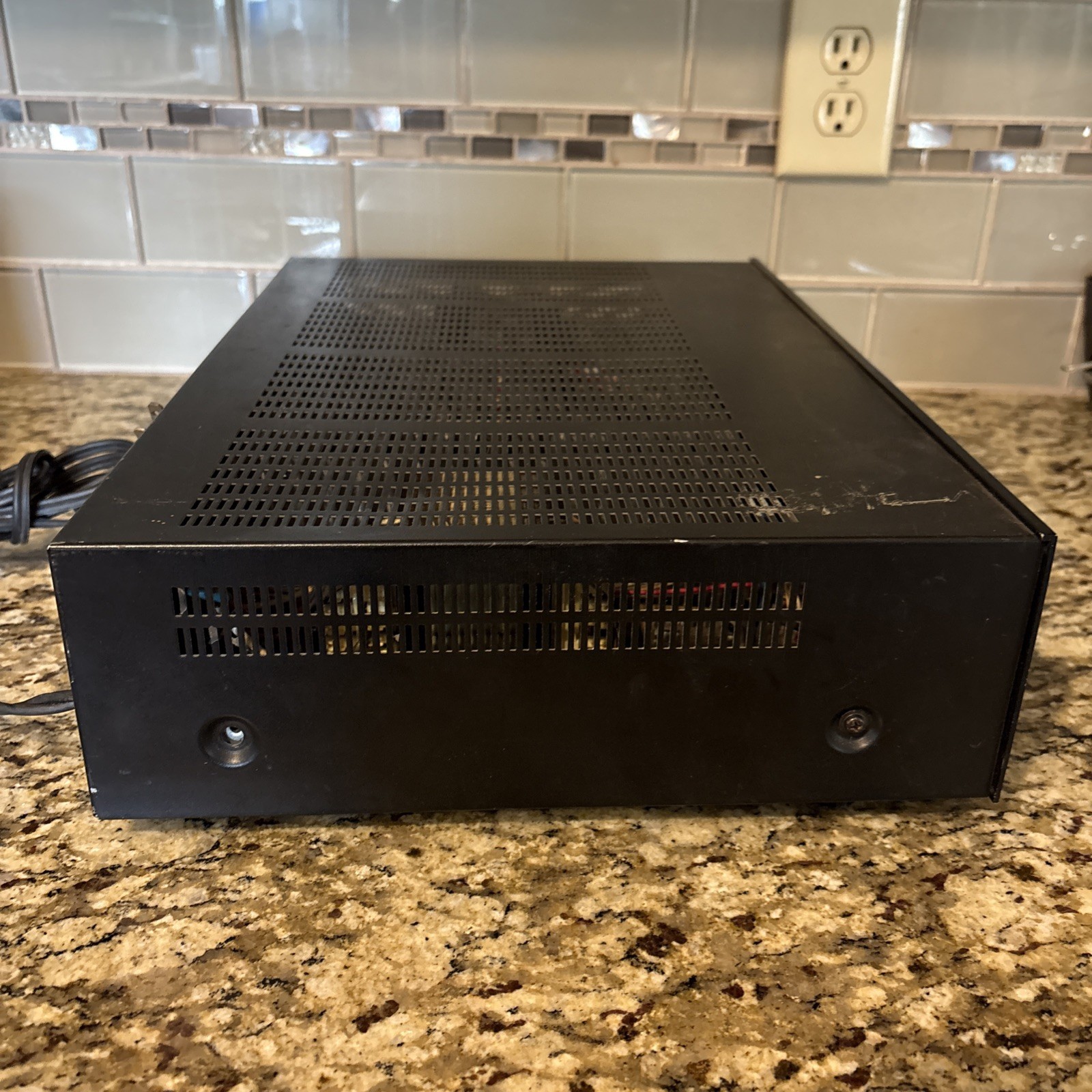 Yamaha A-27 Natural Sound Stereo Amplifier. Works. Read