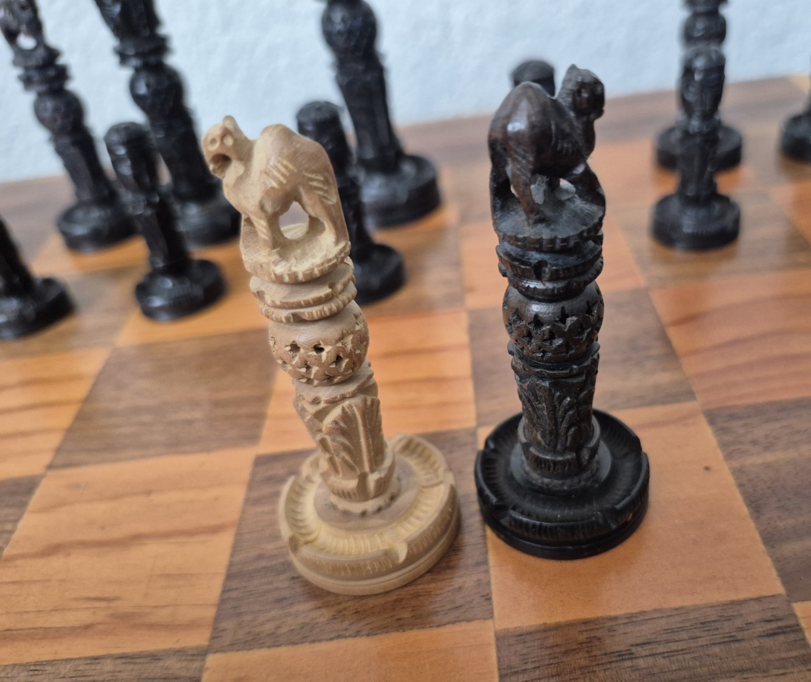 Ornate Carved Box Wood Ebony Chess Set 4" King 18" Board 1.75" Squares Box Case!