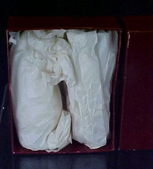 Vintage Henley Tudor Silver Plate Oneida Community Salt Pepper Original Box