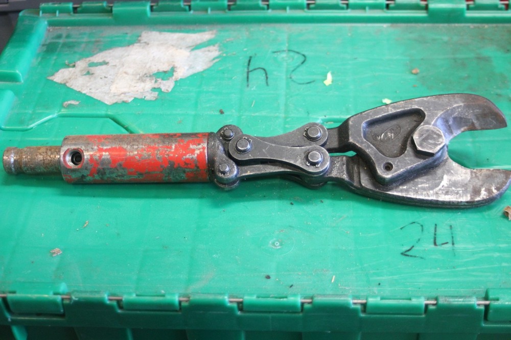 HKP Hydraulic Cable Cutter Attachment