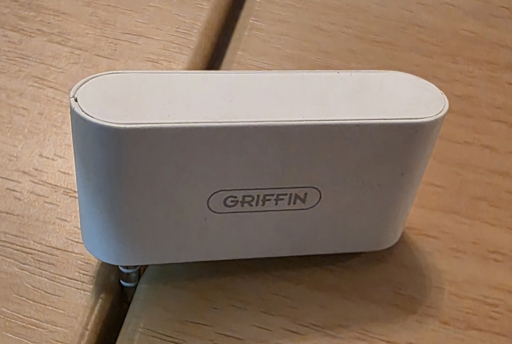 Griffin iTrip Apple Ipod Nano Compatible PAV4015TRIP FM transmitter Used TESTED