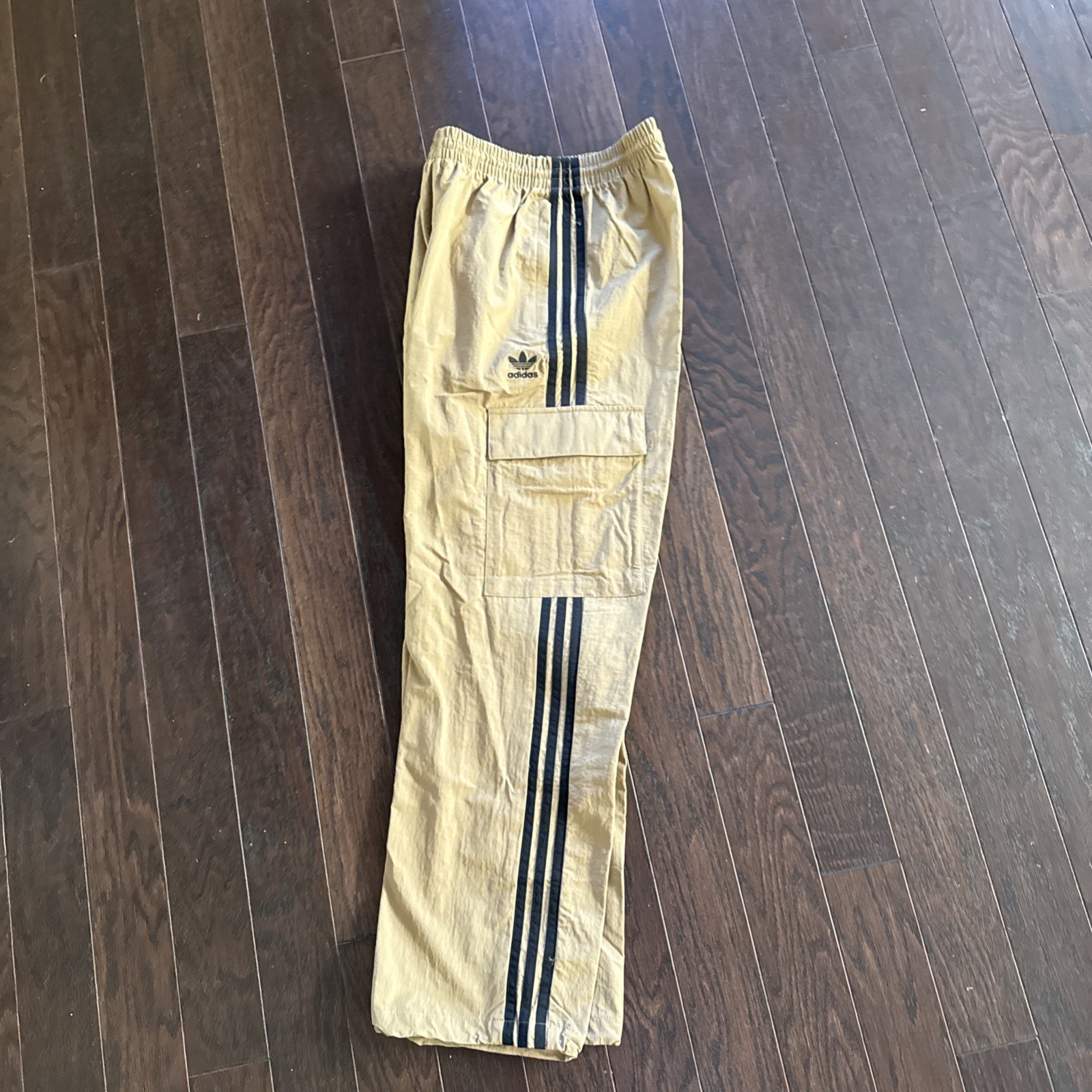 adidas Originals Men's Adicolor Classics3-Stripes Cargo Pants Cardboard S Nwt$80