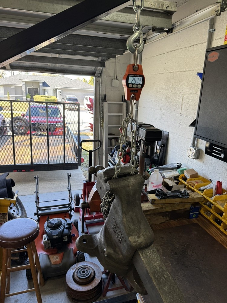 Pittsburgh Automatic 7” Bench Vise