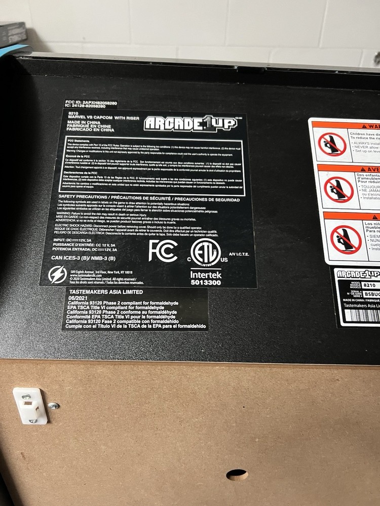 Arcade1UP Marvel vs Capcom Arcade With Riser/ Stool 🔥 GREAT CONDITIONS