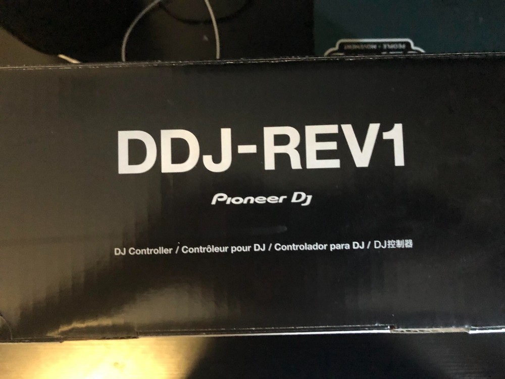 Pioneer DDJ-REV1 Double Deck Controller - Black