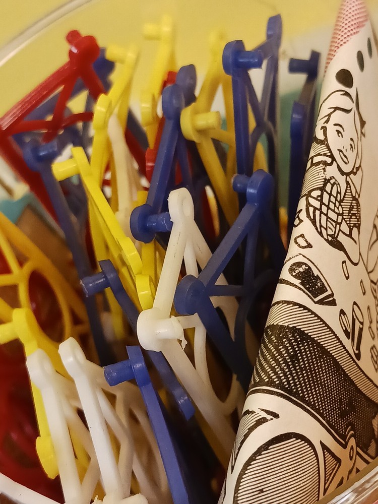 Vintage Dewl Link-Kit Plastic Construction Set Toy - Please Read